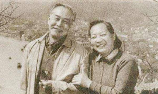 民国女子因名字太高雅被排挤，她听校长建议改名，结果红遍上海滩