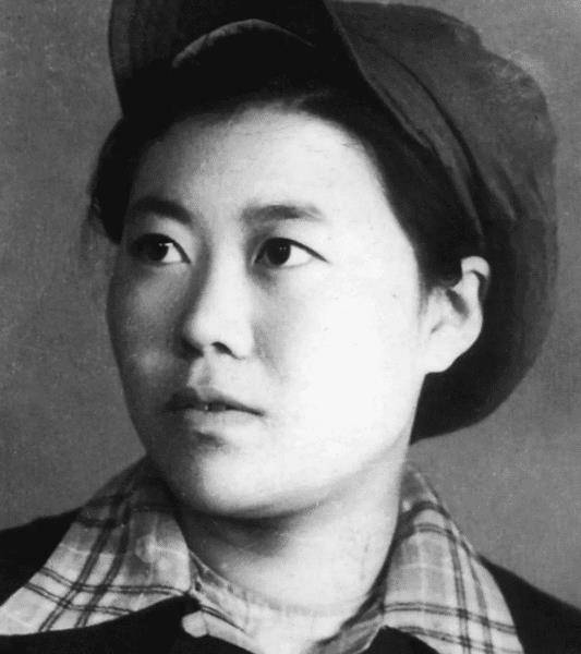 她11岁成童养媳嫁表哥，因太漂亮被印第3版人民币上，名字很耳熟