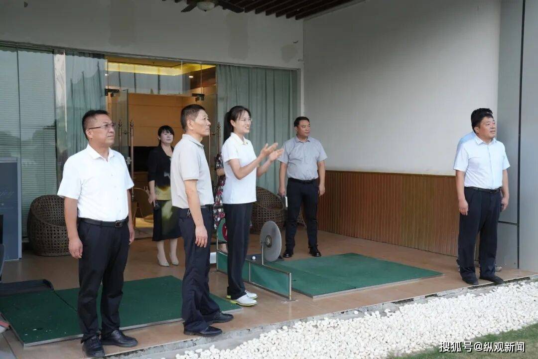 河南省退役军人事务厅二级巡视员赵龙一行到郑州工业应用技术学院调研指导工作